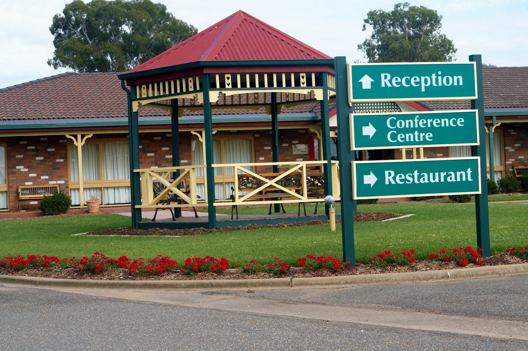 Quality Inn Carriage House Wagga Wagga Εξωτερικό φωτογραφία